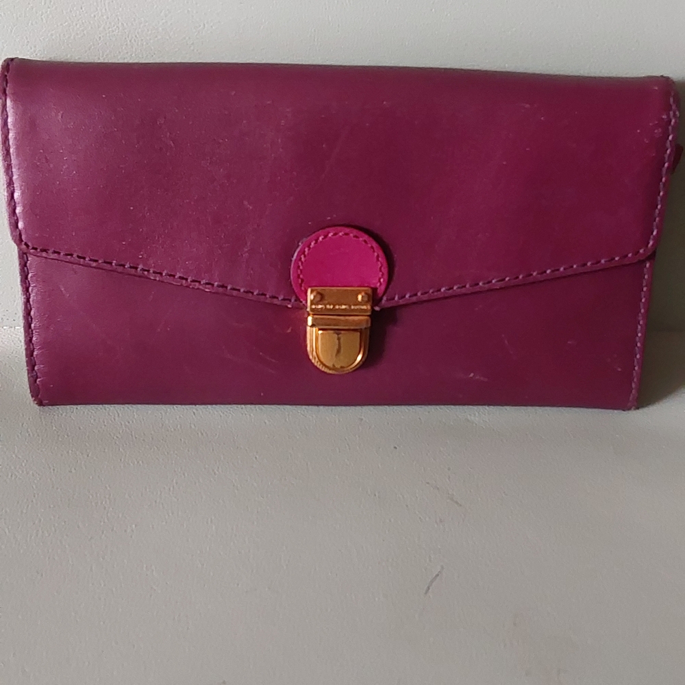 Marc JacobsMarc by Marc Jacobs Purple/Magenta Leather Clutch